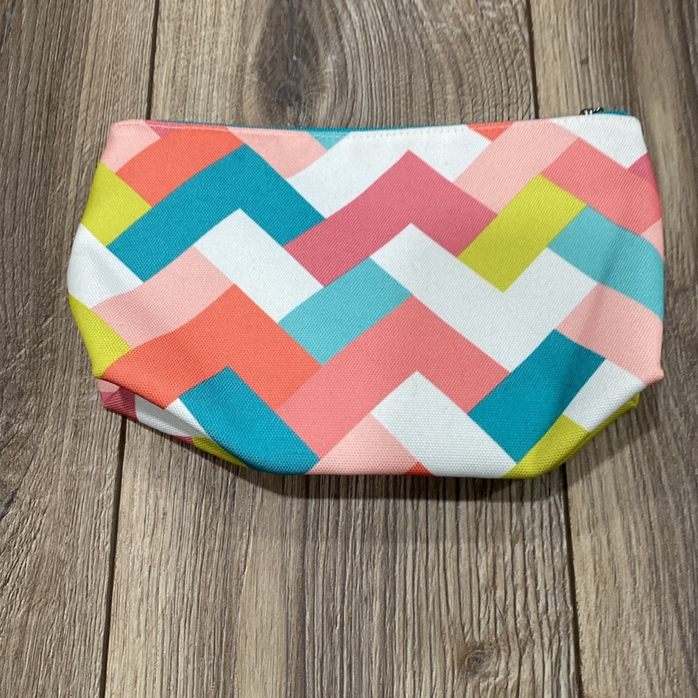 CLINIQUE Tyler Dawson Makeup Bag - Picture 4 of 5
